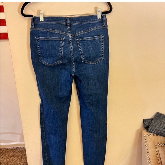 Free People Reagan Distressed Crop High-Rise Skinny Stretch Denim Jeans: 31 - Picture 8 of 11